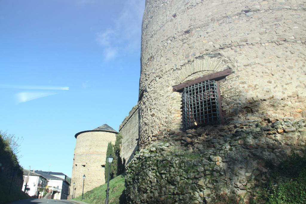 Venecia Bed&Breakfast Villafranca Del Bierzo Εξωτερικό φωτογραφία